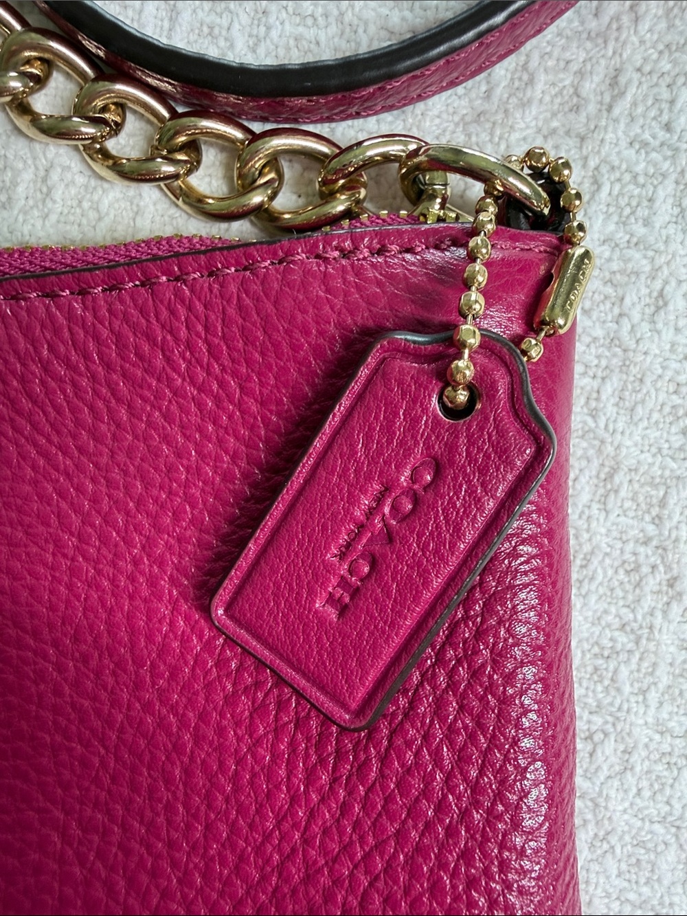 Coach Quinn crossbody in raspberry pink with gold hardware pebbled leather small - Picture 3 of 11